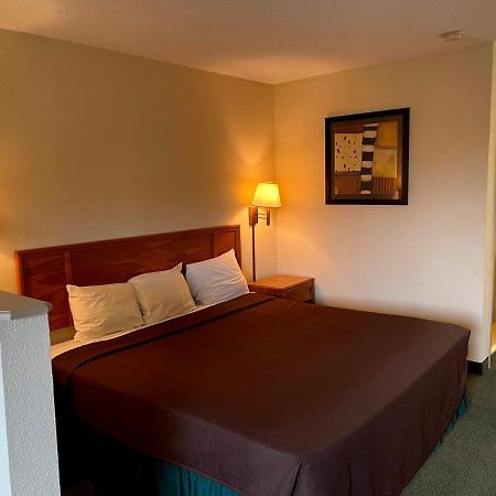 Travelers Inn & Suites Sumter Exterior foto