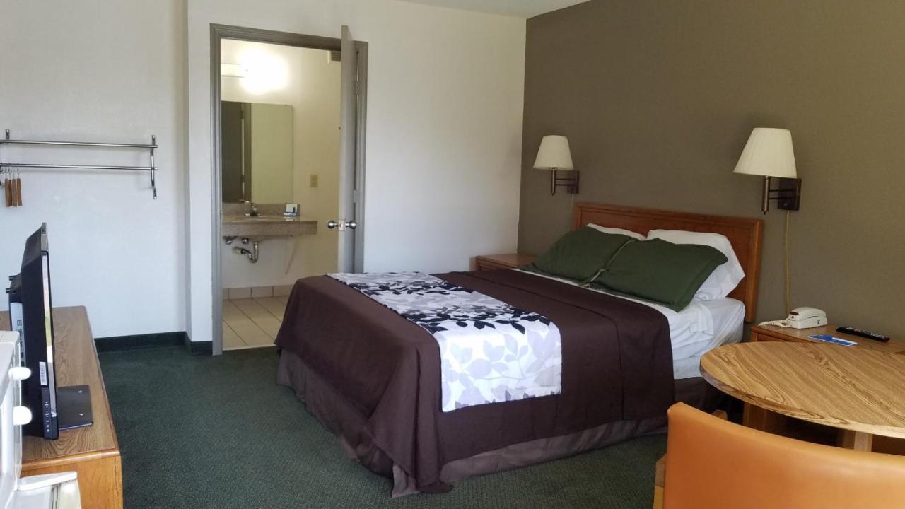 Travelers Inn & Suites Sumter Exterior foto